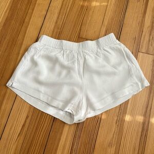 white linen shorts